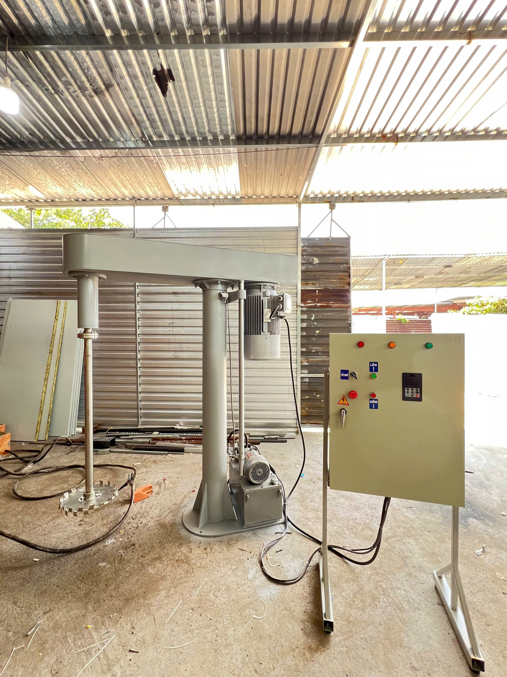 MÁY KHUẤY PHÂN TÁN MK-1000TL 30HP BEN THUỶ LỰC - Ảnh 2